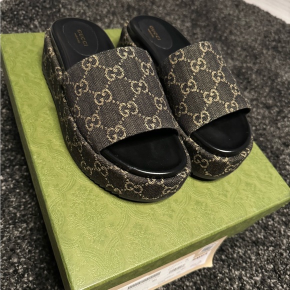 Gucci Platform Slides - Picture 1 of 10